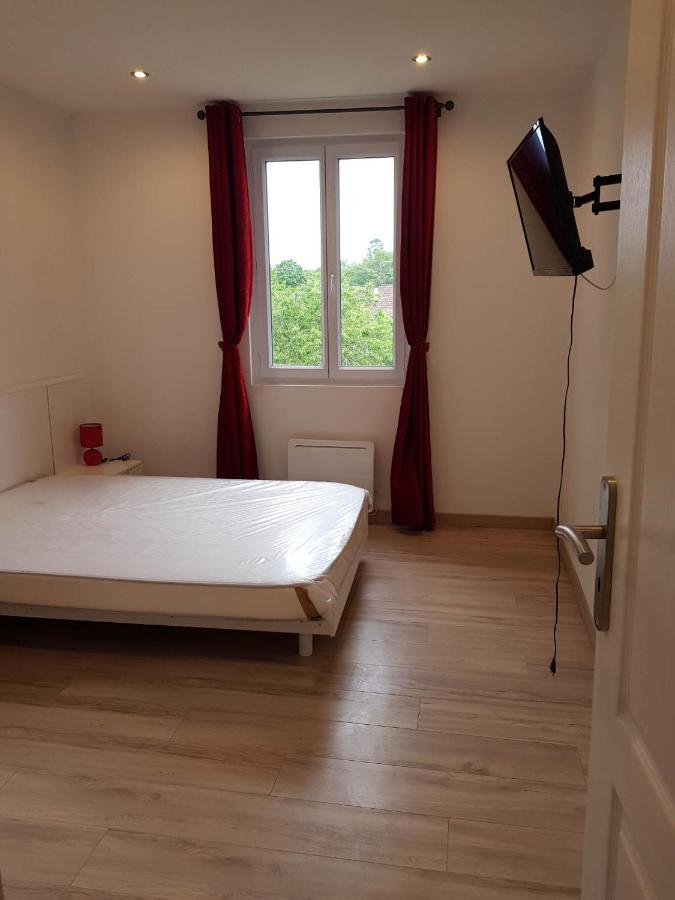 Tres Joli: Garden View With Private Parking