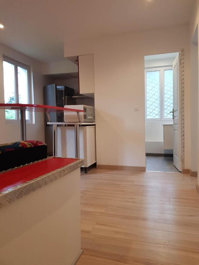 Apartment Tres Joli: Garden View With Private Parking