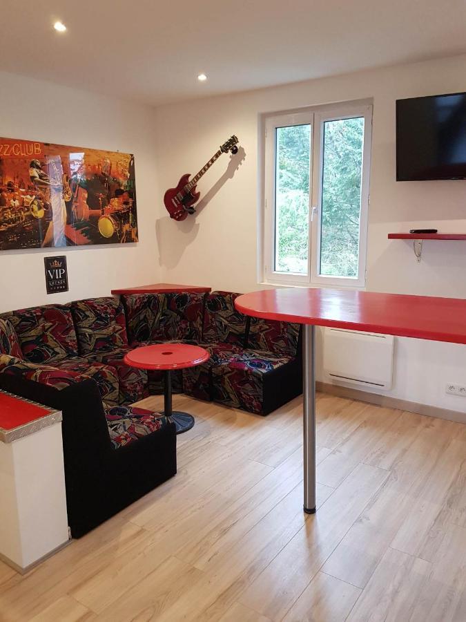 Apartment Tres Joli: Garden View With Private Parking Annesse-et-Beaulieu